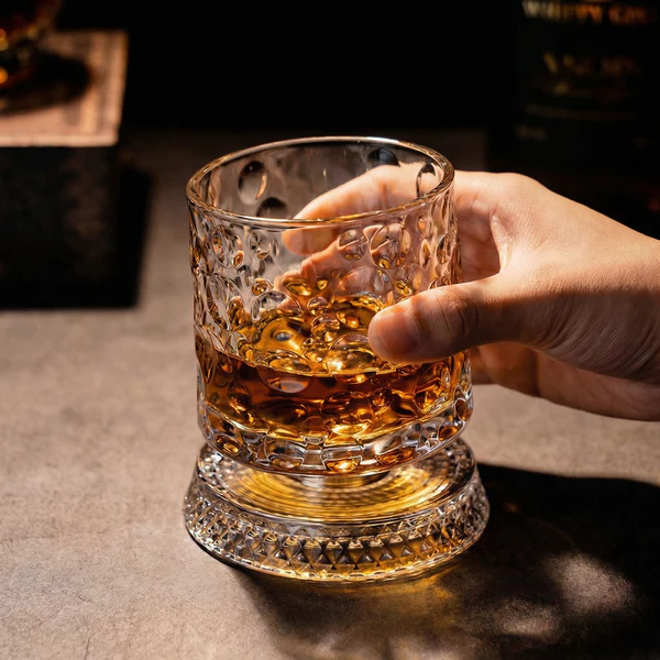 Veluzzi® Rotating Whiskey Glass